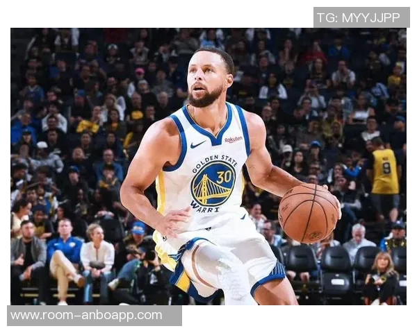 库里谈球队状态:一切顺理成章目标是持续保持良好表现